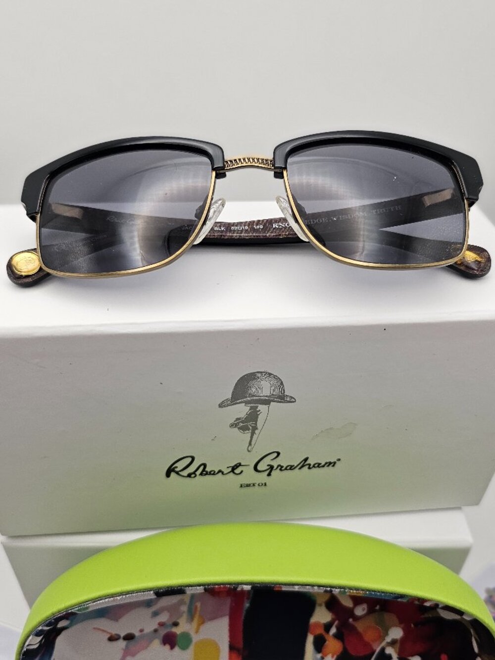 Robert Graham “Jackson” Sunglasses – Black Frame, Grey Lenses – Full Set - NIB - Picture 3 of 10